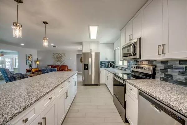 North Fort Myers, FL 33903,1720 Lakeview BLVD