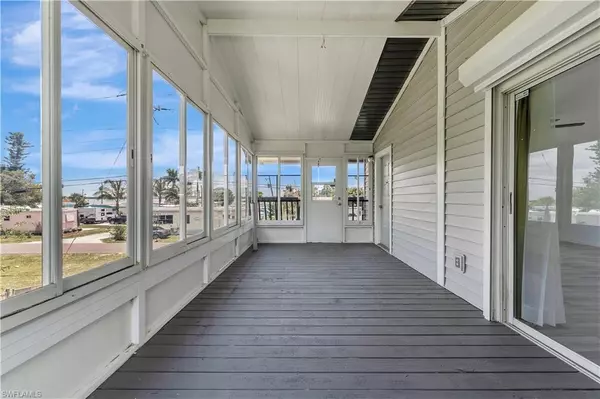 North Fort Myers, FL 33917,1106 Harbor DR