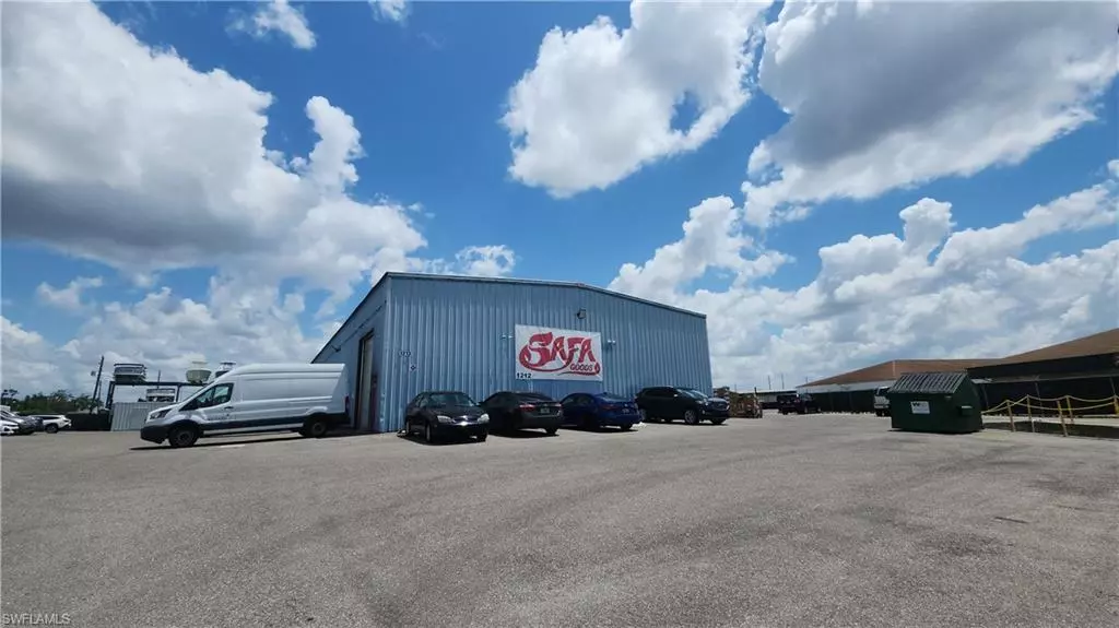 1212 Market CIR, Port Charlotte, FL 33953