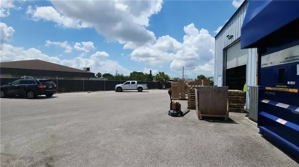 Port Charlotte, FL 33953,1212 Market CIR