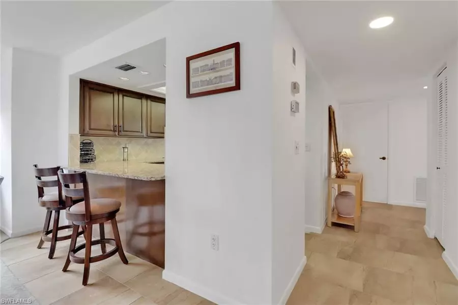 4604 Flagship DR #406, Fort Myers, FL 33919