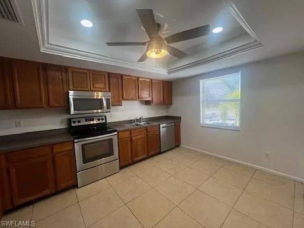 Cape Coral, FL 33904,1615 SE 46th LN #208