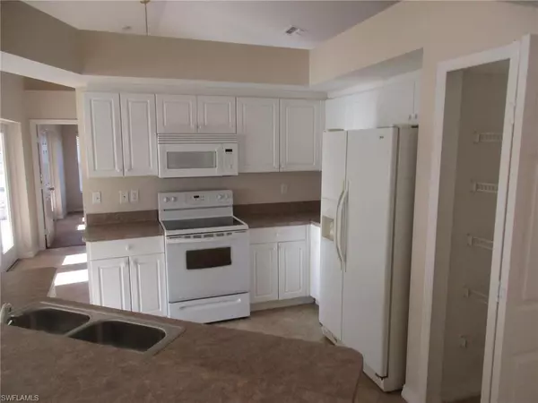 Cape Coral, FL 33914,3303 SW 8th CT