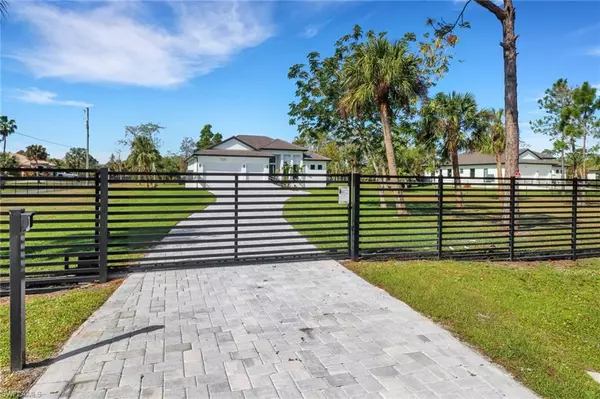 Naples, FL 34117,739 23rd ST SW