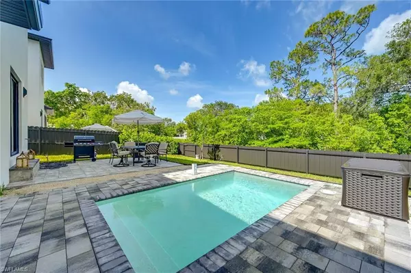 Naples, FL 34112,3384 Canal ST