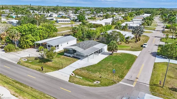 Naples, FL 34114,897 Manatee RD