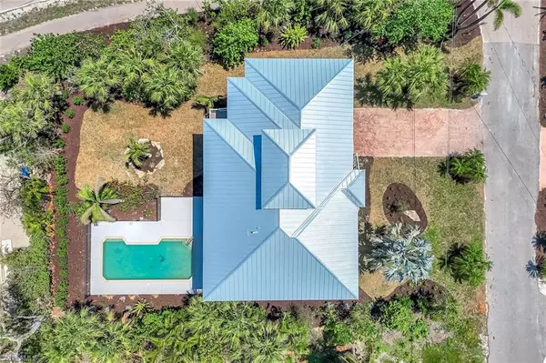 Sanibel, FL 33957,742 Nerita ST