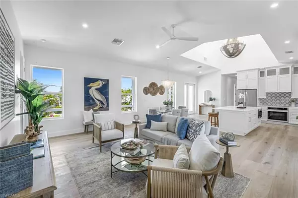 Sanibel, FL 33957,742 Nerita ST