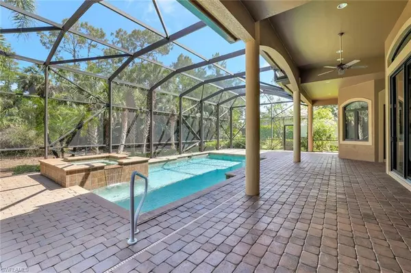 Naples, FL 34113,7748 Classics DR