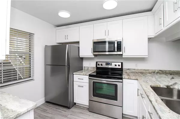 Naples, FL 34112,2566 Kings Lake BLVD #104