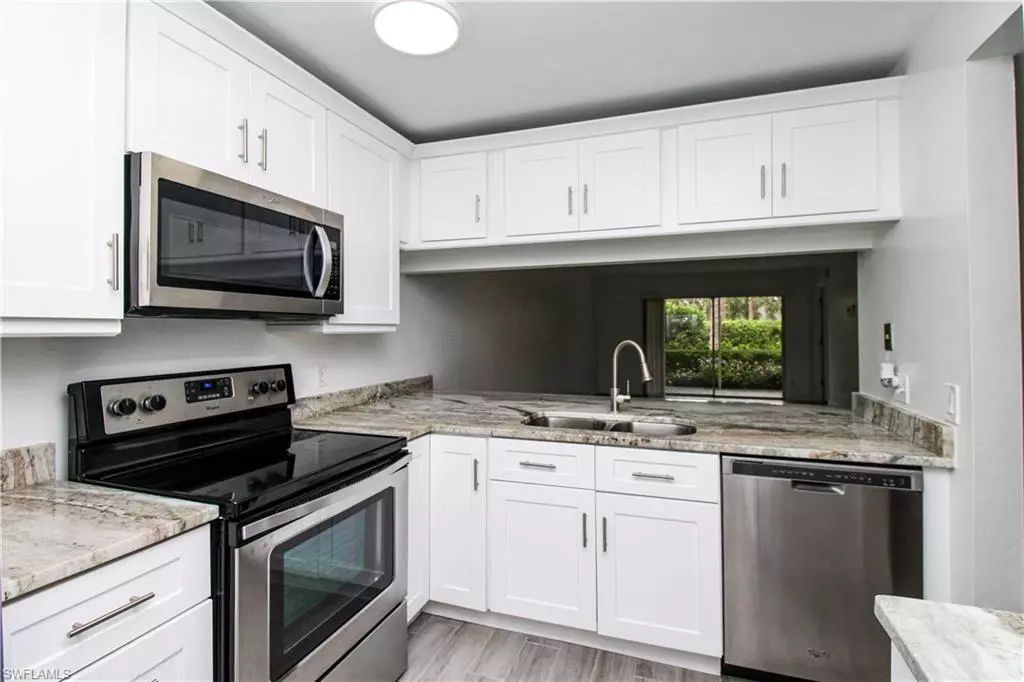 Naples, FL 34112,2566 Kings Lake BLVD #104