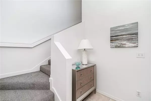 Naples, FL 34110,5135 Cobble Creek CT #204