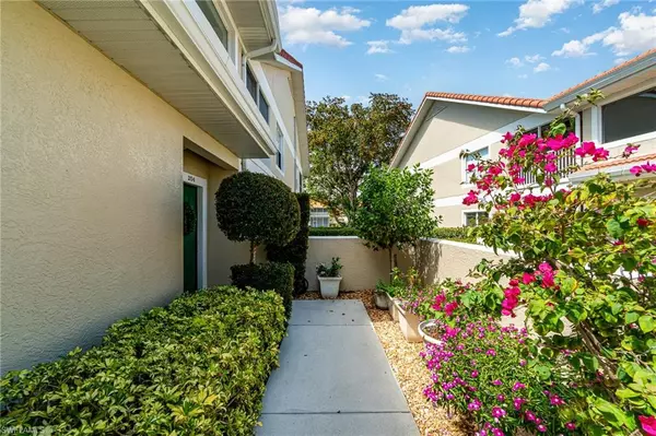 Naples, FL 34110,5135 Cobble Creek CT #204