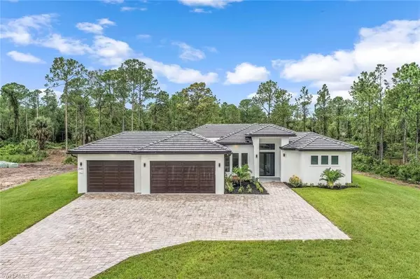 Naples, FL 34117,2806-2840 Golden Gate BLVD W