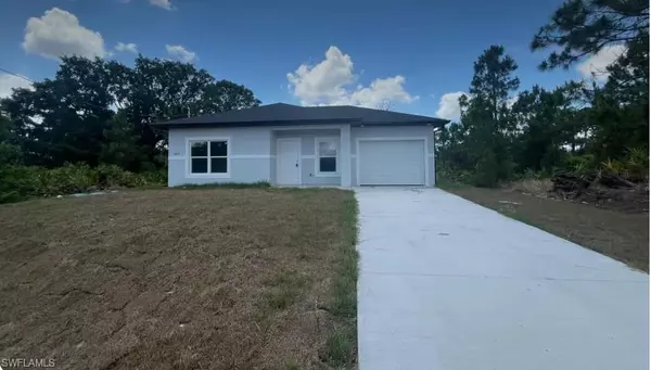 2816 22ND ST SW, Lehigh Acres, FL 33976