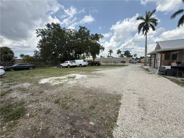 Fort Myers, FL 33916,3854 Woodside AVE