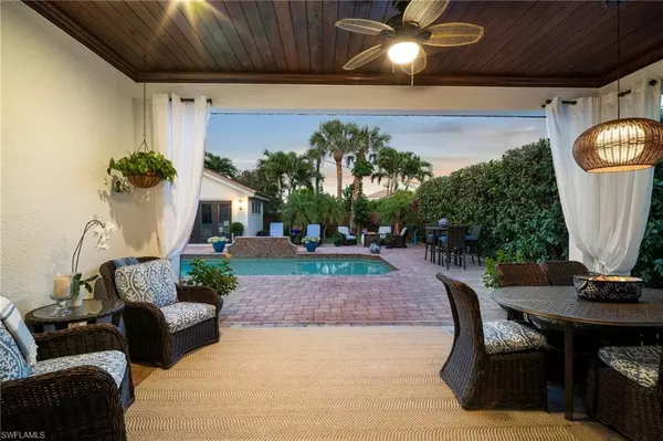 Naples, FL 34108,10340 Vanderbilt DR
