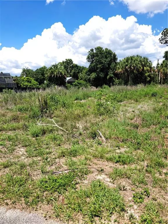 Lehigh Acres, FL 33936,510 James AVE