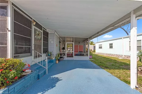 North Fort Myers, FL 33903,90 Snead DR