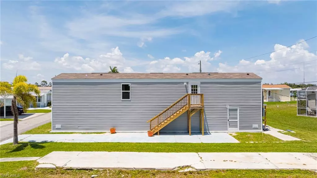Estero, FL 33928,20751 Garden DR
