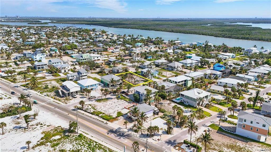 Fort Myers Beach, FL 33931,121 Gulf Island DR