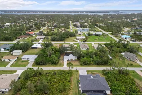 Port Charlotte, FL 33981,5452 Montego LN