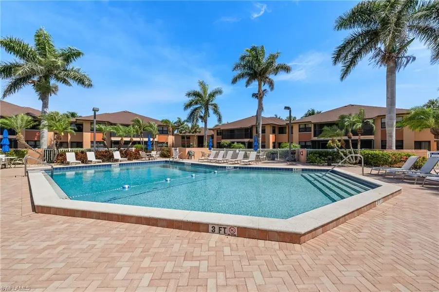 1512 Mainsail DR #10, Naples, FL 34114