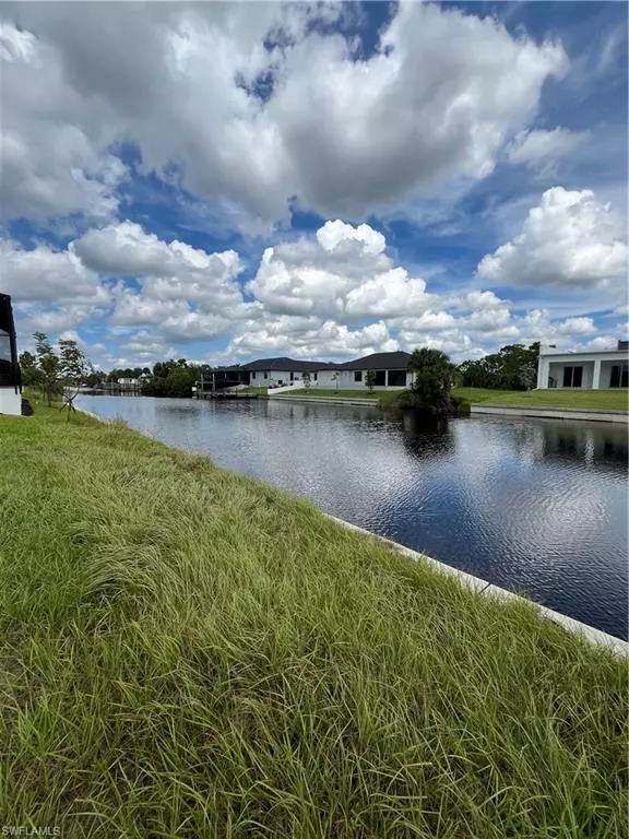 2805 NW 41 AVE, Cape Coral, FL 33993