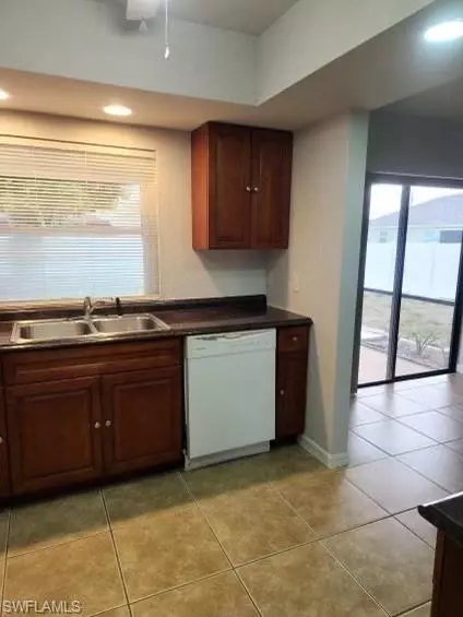 Cape Coral, FL 33914,4532 SW 14th AVE