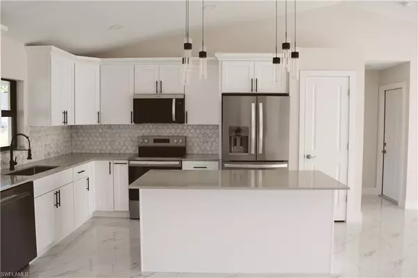 Lehigh Acres, FL 33971,1013 Agnes AVE