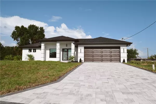 1013 Agnes AVE, Lehigh Acres, FL 33971