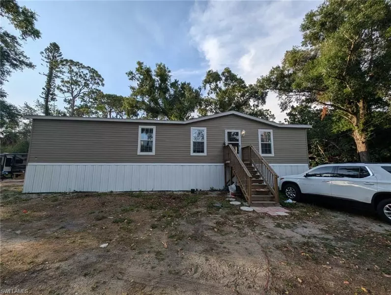 2170 Bahia LN, North Fort Myers, FL 33917