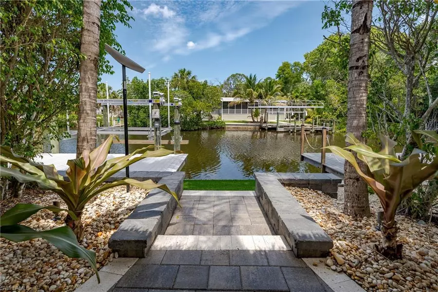 13379 Snook CIR, Naples, FL 34114