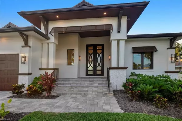 Cape Coral, FL 33904,825 Miramar CT