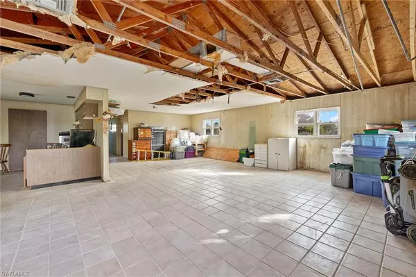 Sanibel, FL 33957,905 Fitzhugh ST