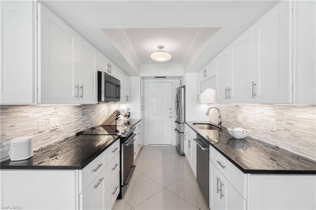 Naples, FL 34103,2600 Gulf Shore BLVD N #54
