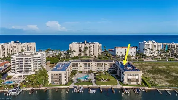 Naples, FL 34103,3200 Gulf Shore BLVD N #403