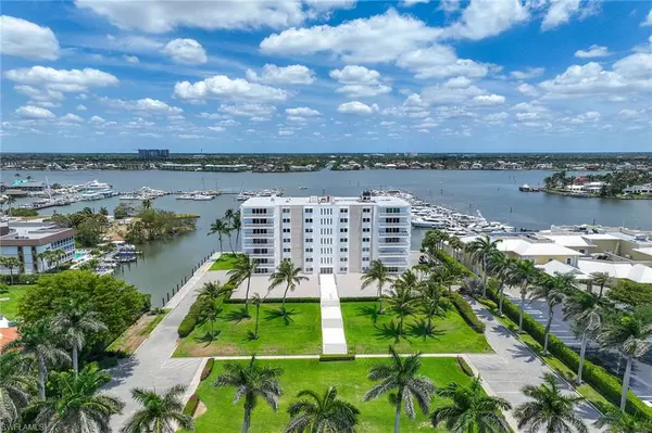 1325 7th ST S #2B, Naples, FL 34102