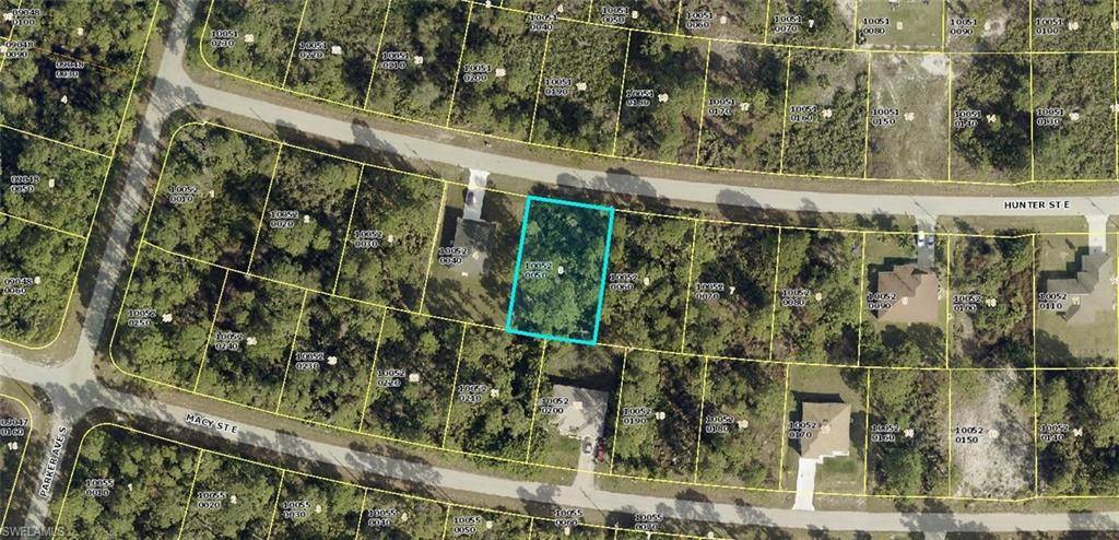 1026 Hunter ST E, Lehigh Acres, FL 33974