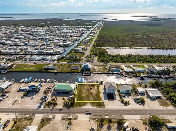 Other, FL 33956,3227 Stringfellow RD