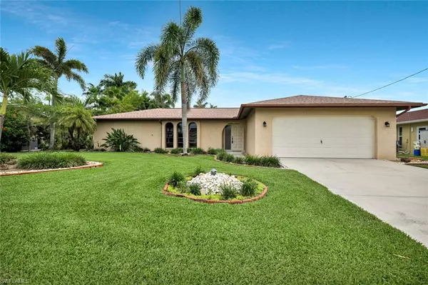 900 SW 54th LN, Cape Coral, FL 33914