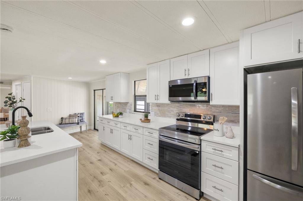 Naples, FL 34104,865 Cape Haze LN