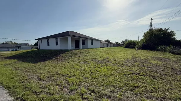 Lehigh Acres, FL 33971,4619 7th ST W
