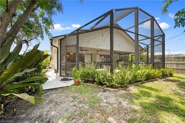 Naples, FL 34108,663 110th AVE N