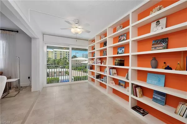 Naples, FL 34102,1930 Gulf Shore BLVD N #C304