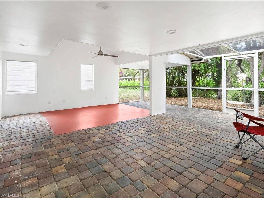 Naples, FL 34104,1320 Barbizon LN