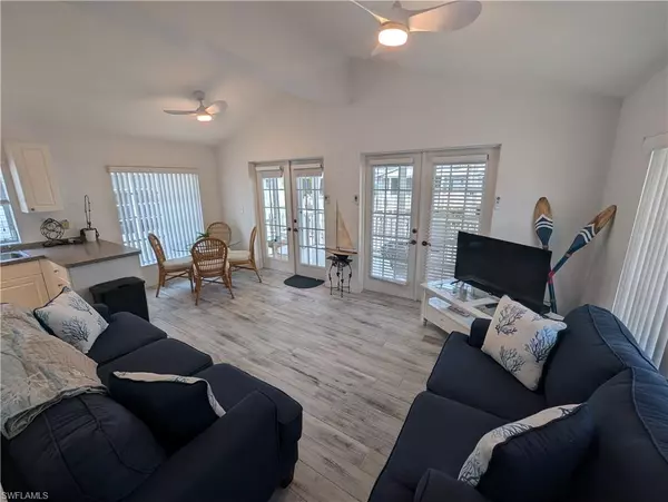 Matlacha, FL 33993,11250 Porpoise Point RD #8