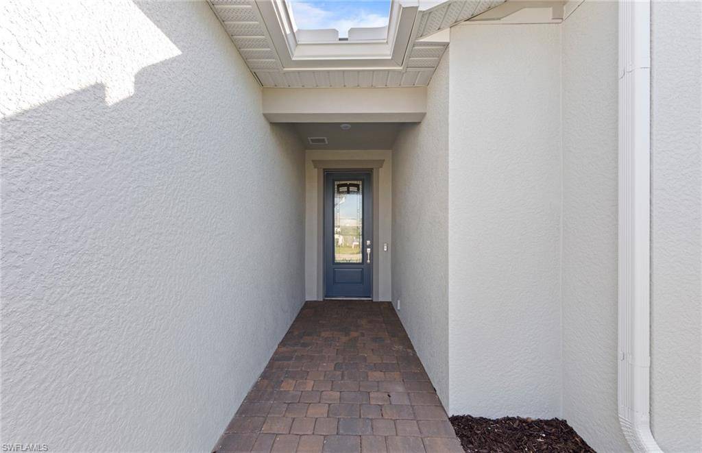 North Fort Myers, FL 33917,7049 Chapel Creek LN