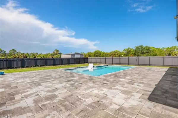 Naples, FL 34120,2552 70th AVE NE