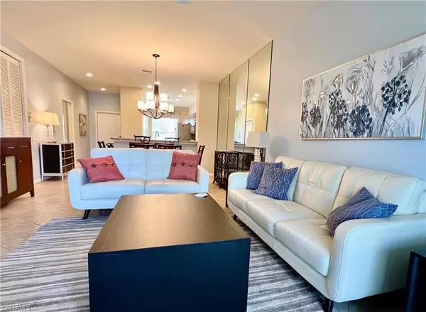 8239 Parkstone PL #4, Naples, FL 34120